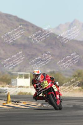 media/Oct-30-2025-Racers Edge (Thu) [[dabbdaf680]]/3-B Group/Session 2 (Turn 14)/